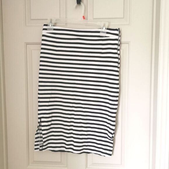 Banana Republic pencil skirt - Picture 1 of 5